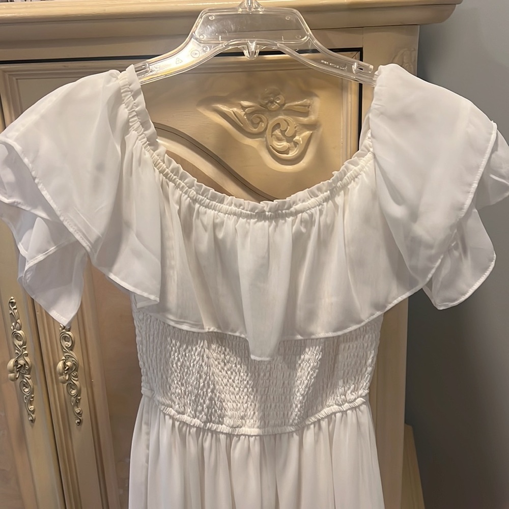 Like brand-new. Light cream adorable dress. Worn once. - Picture 2 of 2